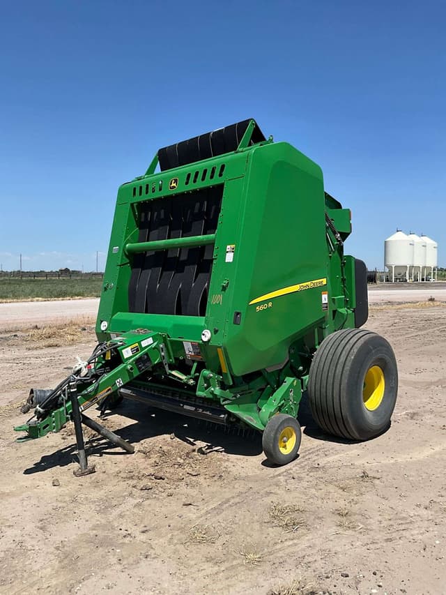 Image of John Deere 560R equipment image 4