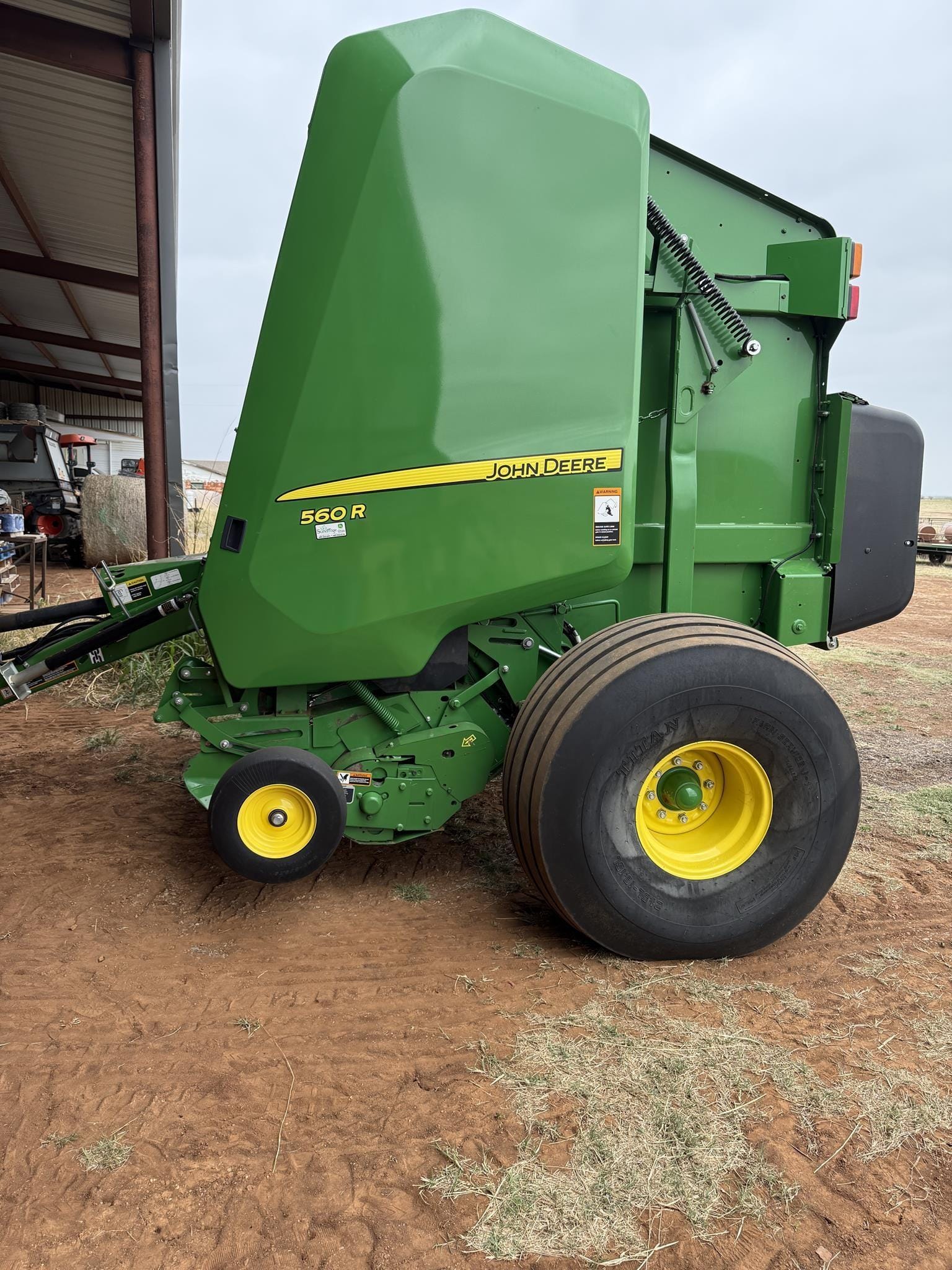 John Deere 560R Equipment Image0