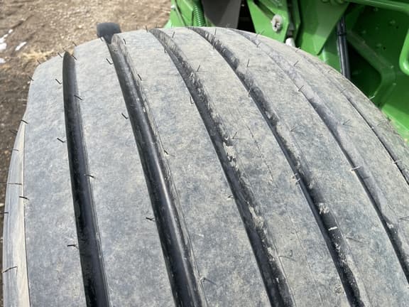 Image of John Deere 561M equipment image 4