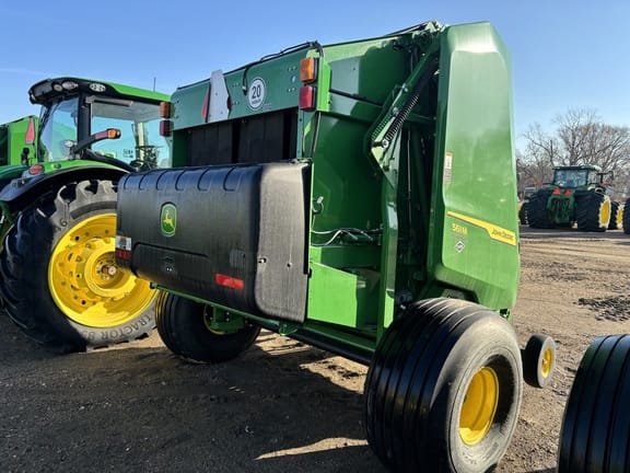 John Deere 561M Equipment Image0