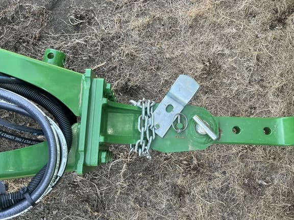 Image of John Deere 561M equipment image 4