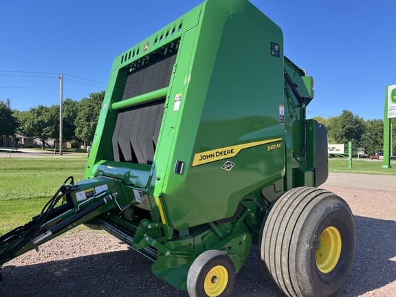 Image of John Deere 561M equipment image 3