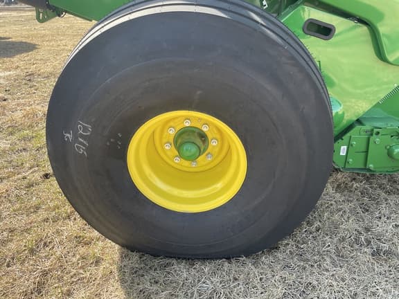 Image of John Deere 561M equipment image 4