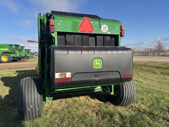 Image of John Deere 561M equipment image 4