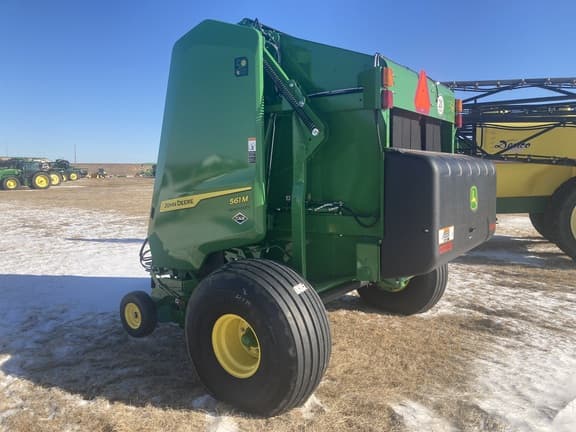 Image of John Deere 561M equipment image 4