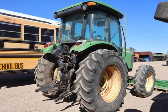 Image of John Deere 5625 equipment image 3