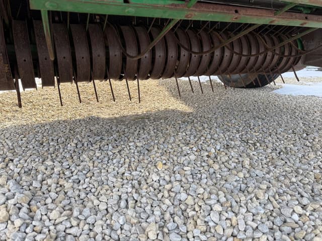 Image of John Deere 566 equipment image 4