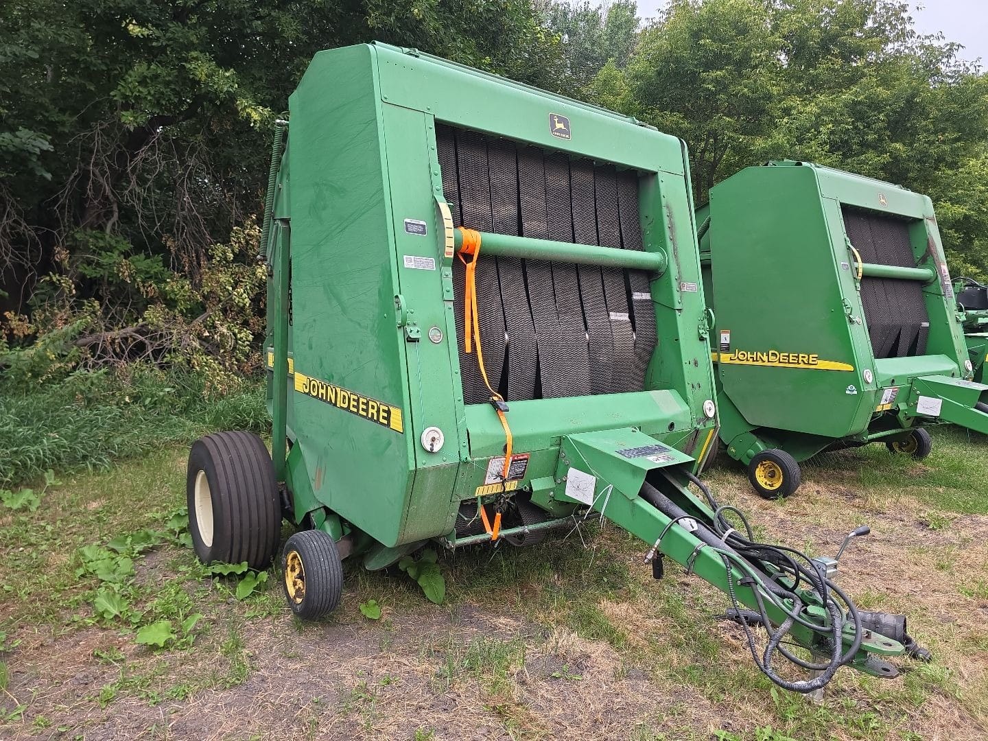 John Deere 566 Equipment Image0