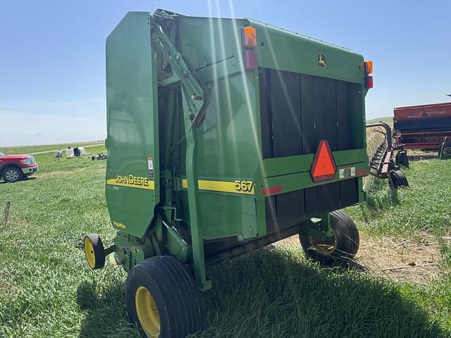 Image of John Deere 567 equipment image 4