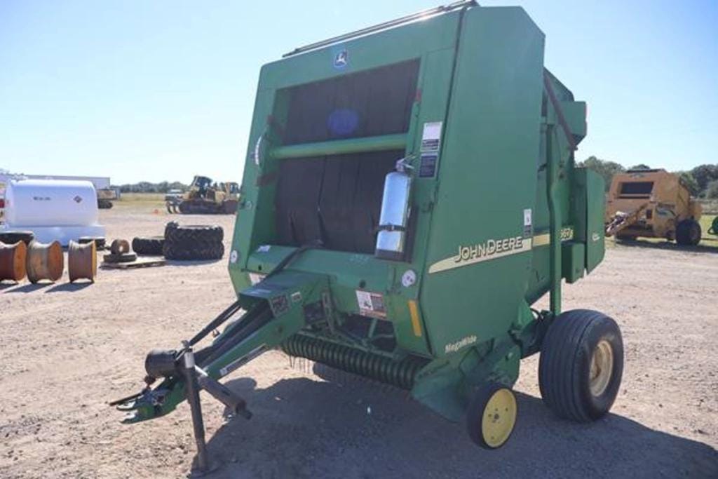 John Deere 567 Equipment Image0