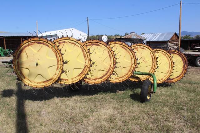 Image of John Deere 567 equipment image 3
