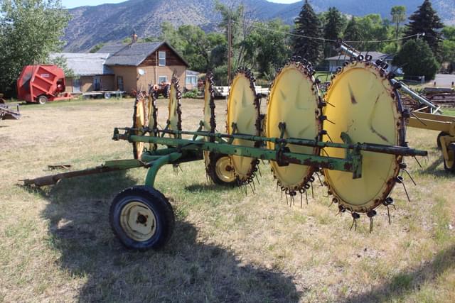 Image of John Deere 567 equipment image 4
