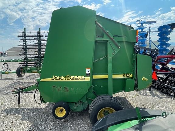 Image of John Deere 567 equipment image 4