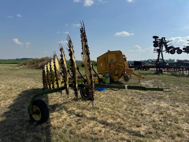 Image of John Deere 567 equipment image 3