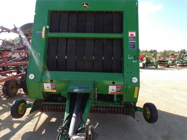Image of John Deere 567 MegaWide equipment image 2