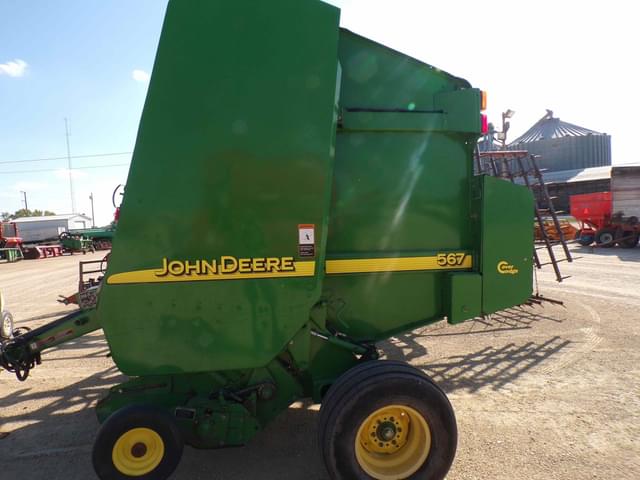 Image of John Deere 567 MegaWide equipment image 3