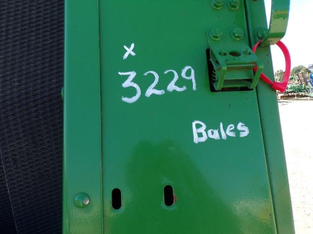 Image of John Deere 567 MegaWide equipment image 1