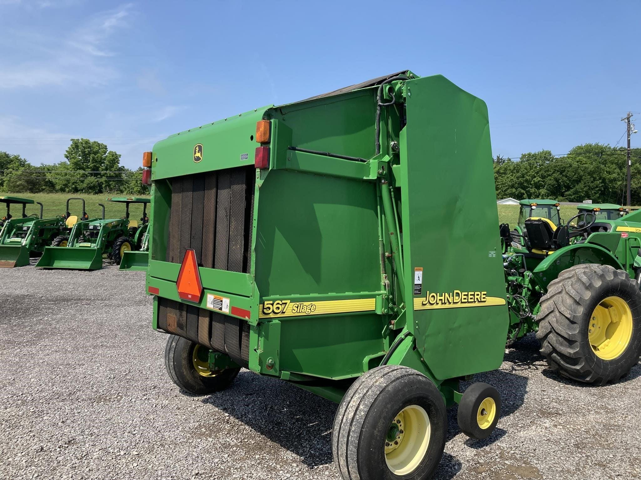 John Deere 567 Equipment Image0