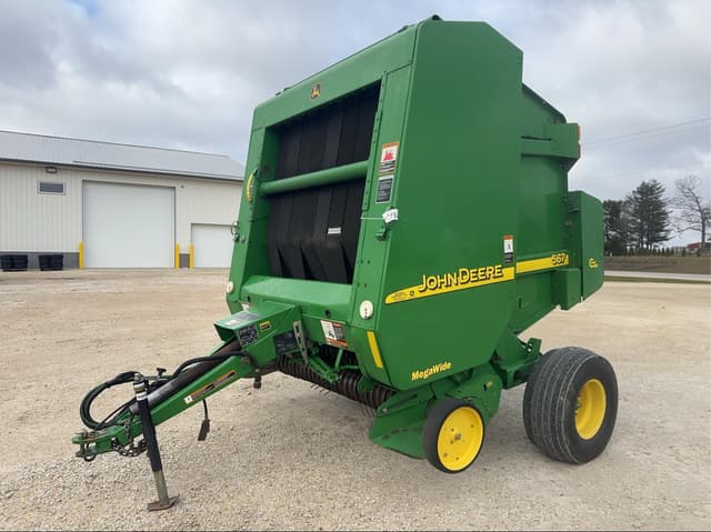 Image of John Deere 567 equipment image 1