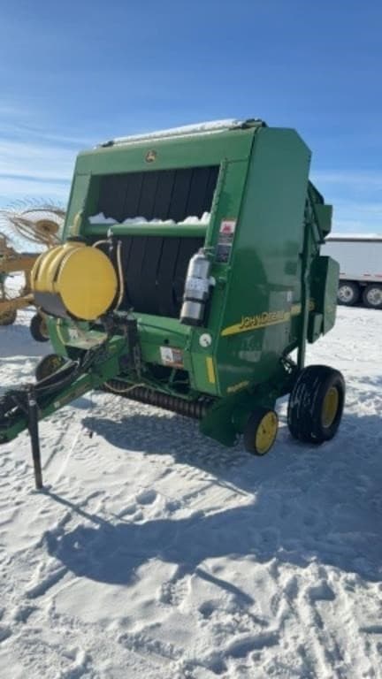 Image of John Deere 567 equipment image 1