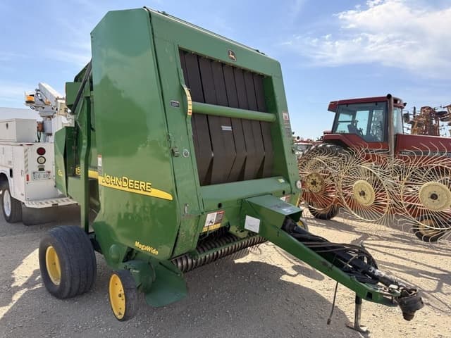 Image of John Deere 567 equipment image 2