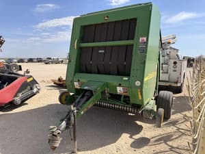 John Deere 567 Image