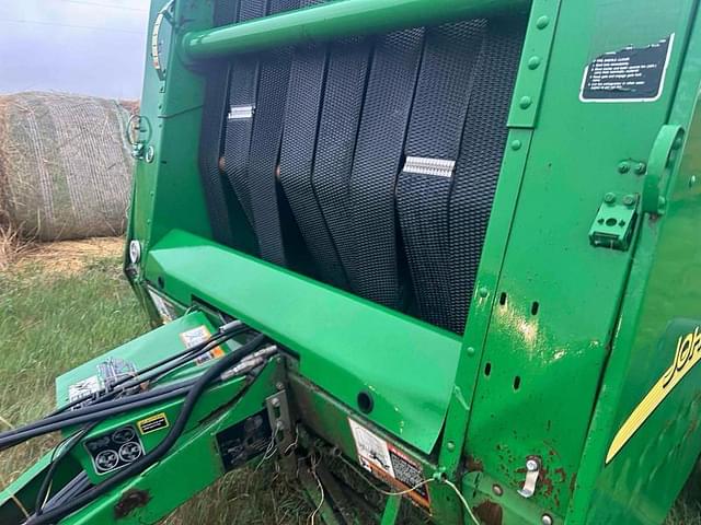 Image of John Deere 567 equipment image 4