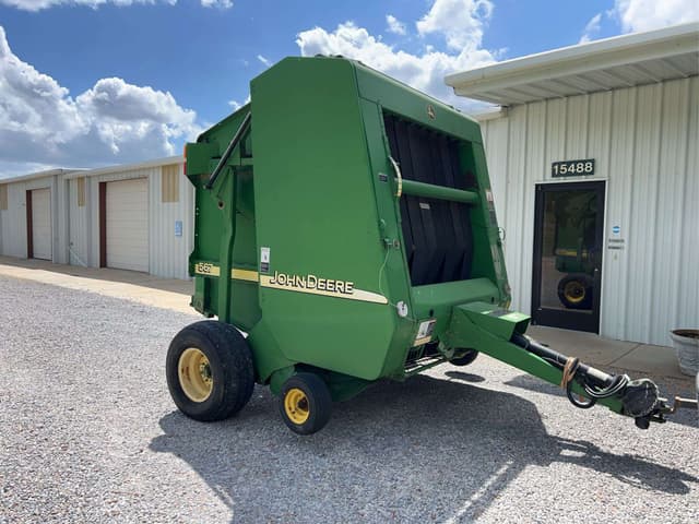 Image of John Deere 567 equipment image 1