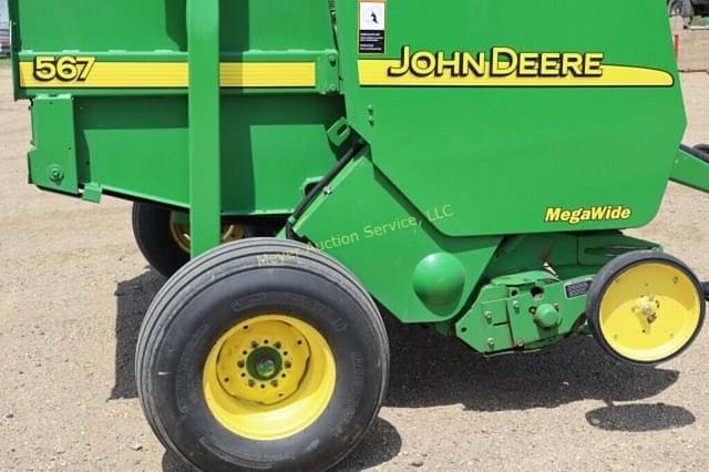 Image of John Deere 567 equipment image 1