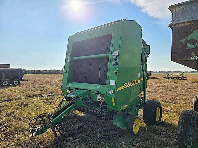 Image of John Deere 567 equipment image 1