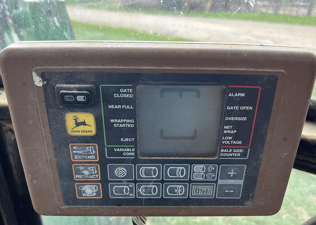 Thumbnail image John Deere 567 2