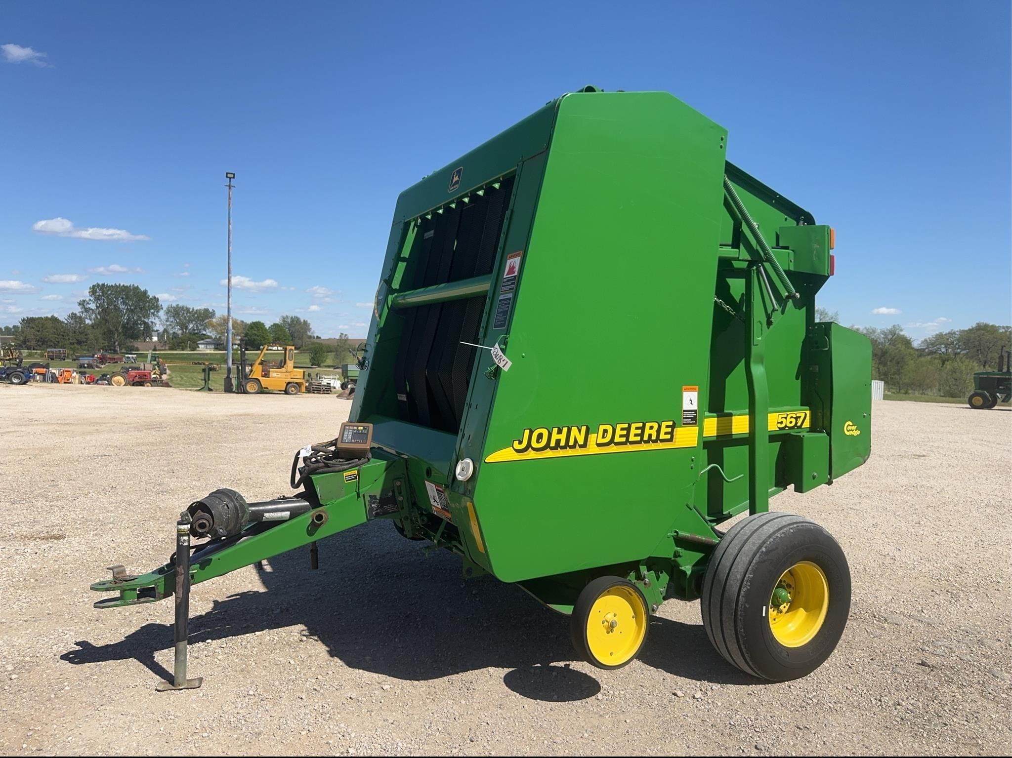 John Deere 567 Equipment Image0