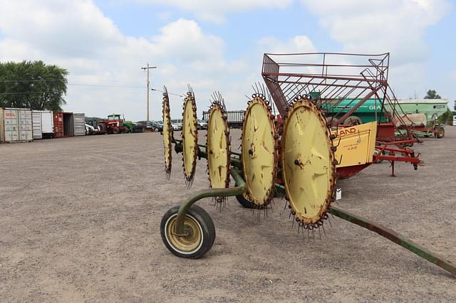 Image of John Deere 567 equipment image 2