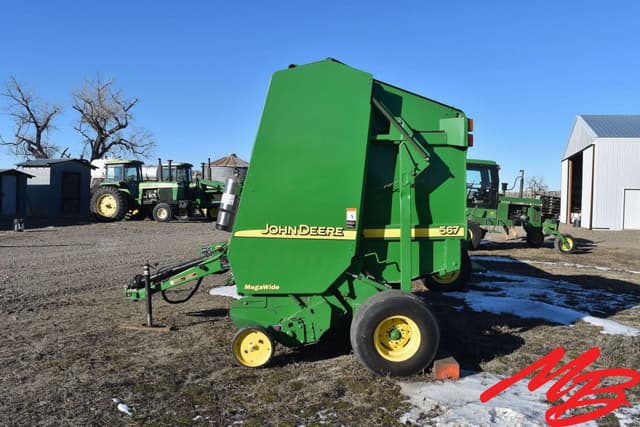 Image of John Deere 567 MegaWide equipment image 2