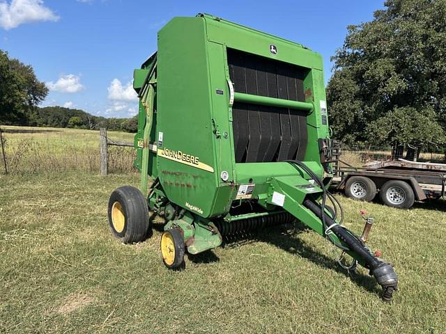 Image of John Deere 567 MegaWide equipment image 1