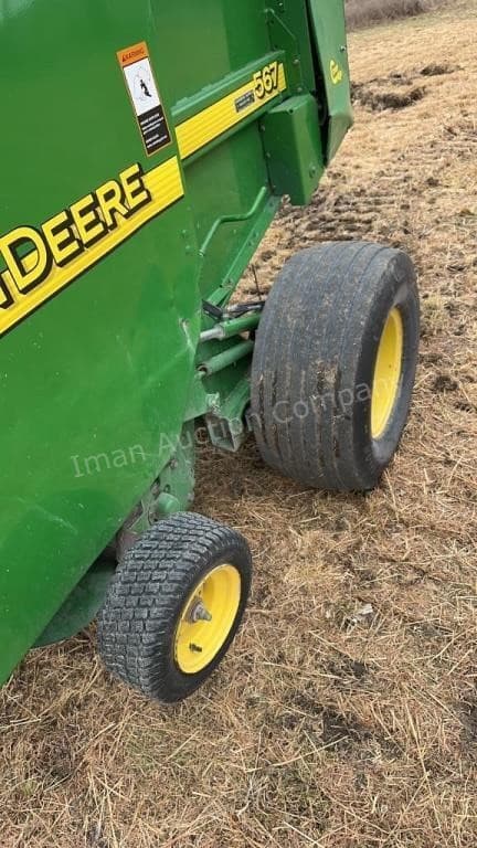 Image of John Deere 567 equipment image 4