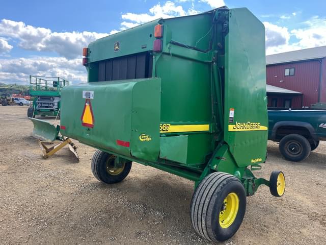 Image of John Deere 567 equipment image 3