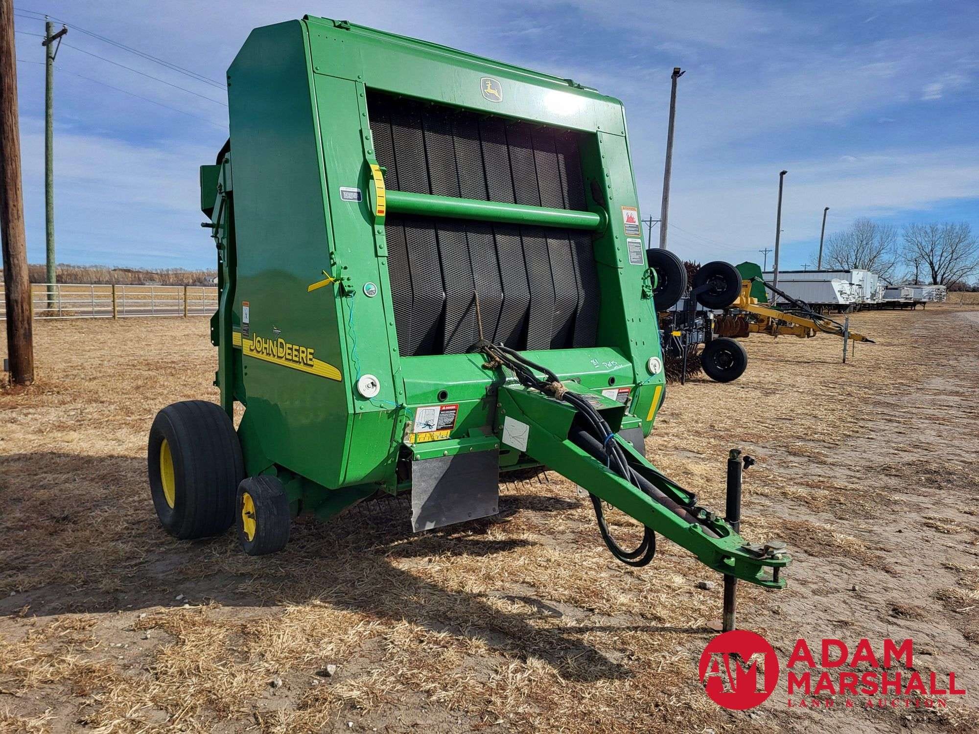 John Deere 567 Equipment Image0