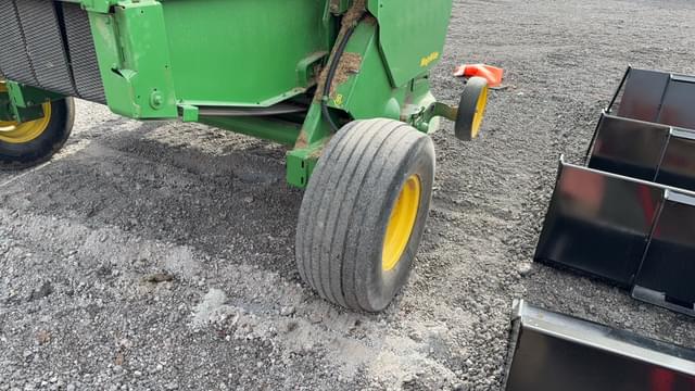 Image of John Deere 567 equipment image 3
