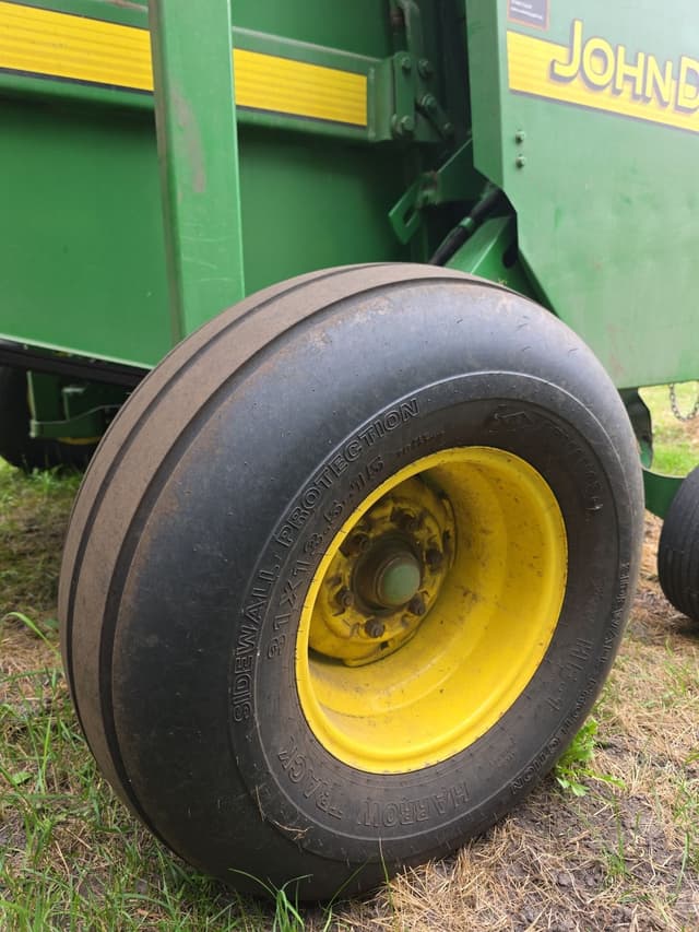 Image of John Deere 567 equipment image 4