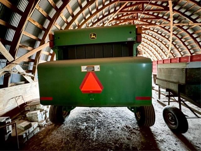 Image of John Deere 567 equipment image 4