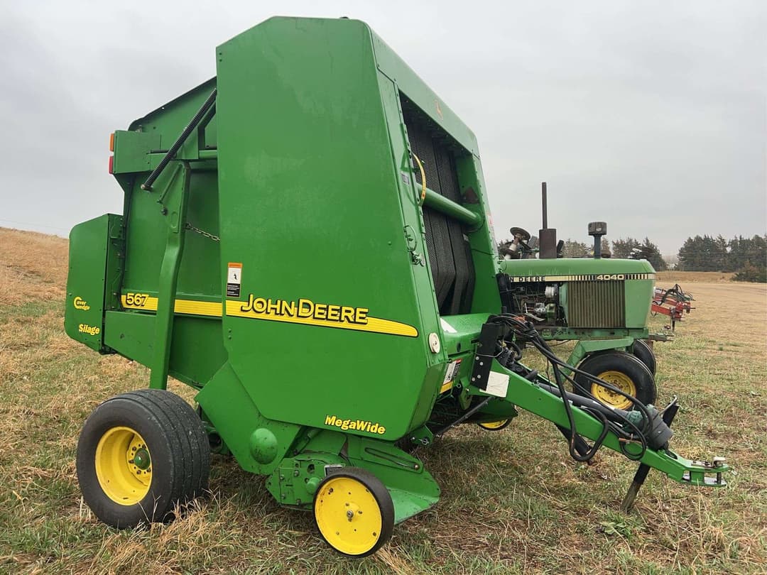 Image of John Deere 567 Image 0