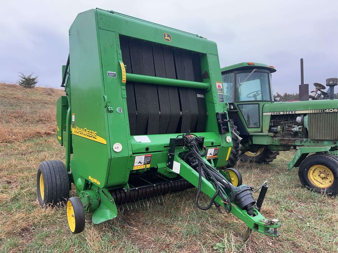 Image of John Deere 567 Image 1