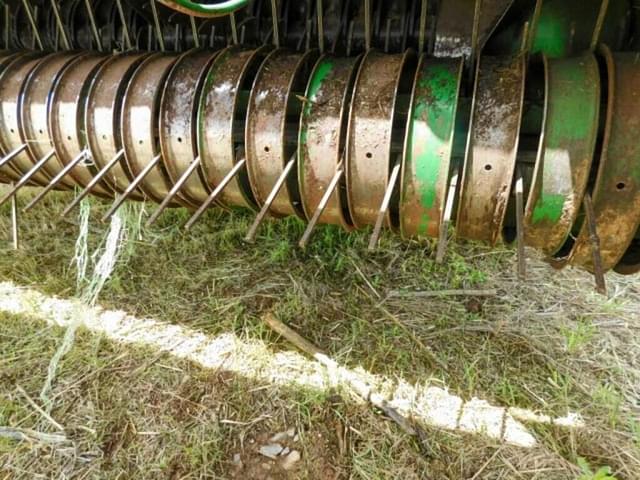 Image of John Deere 567 equipment image 3