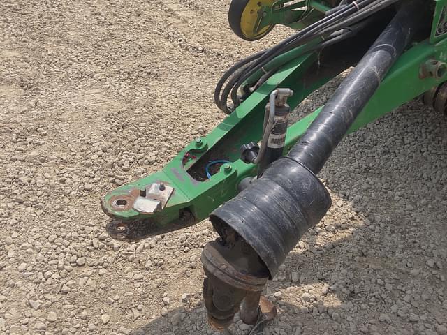 Image of John Deere 567 equipment image 2