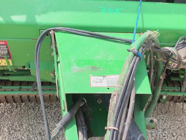 Image of John Deere 567 equipment image 3