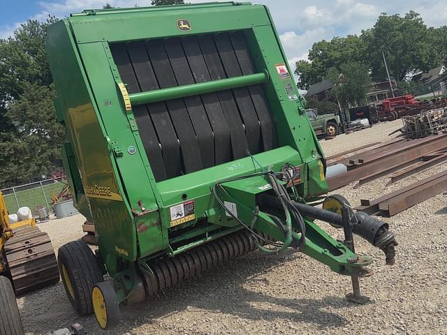 Image of John Deere 567 equipment image 1
