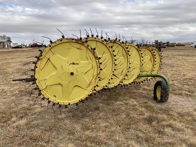 Image of John Deere 567 equipment image 3