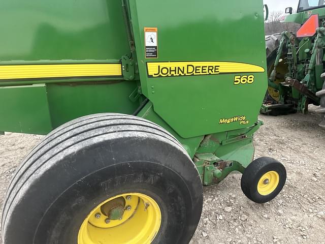 Image of John Deere 568 equipment image 3