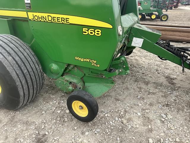 Image of John Deere 568 equipment image 4